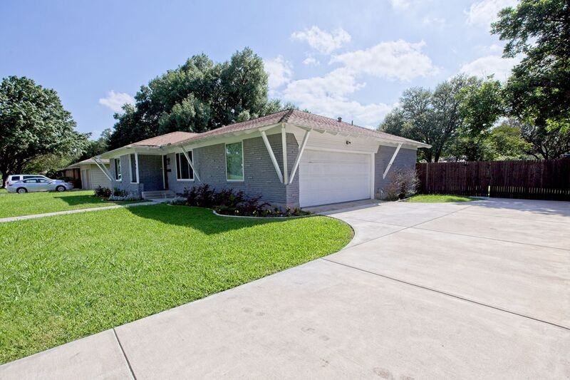 304 S Grove Rd - Photo 2 of 37