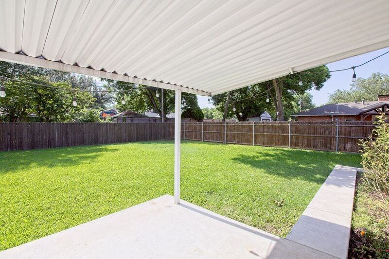 304 S Grove Rd - Photo 4 of 37