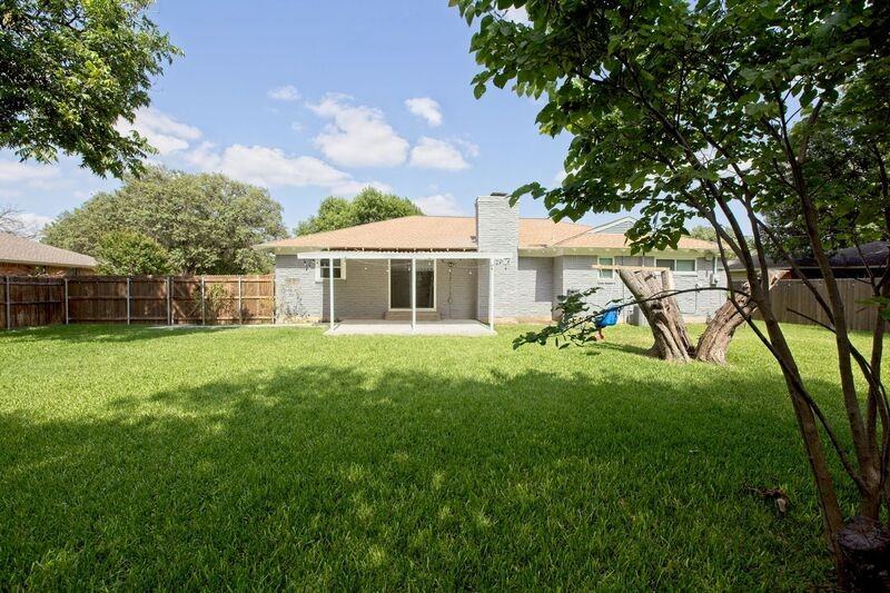 304 S Grove Rd - Photo 6 of 37