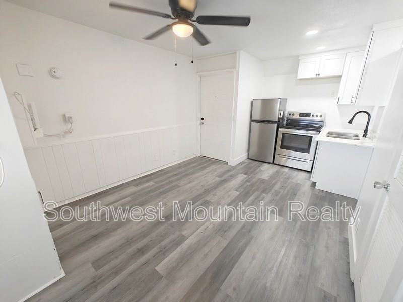 7122 N 48th Ave #5A - Photo 6 of 11