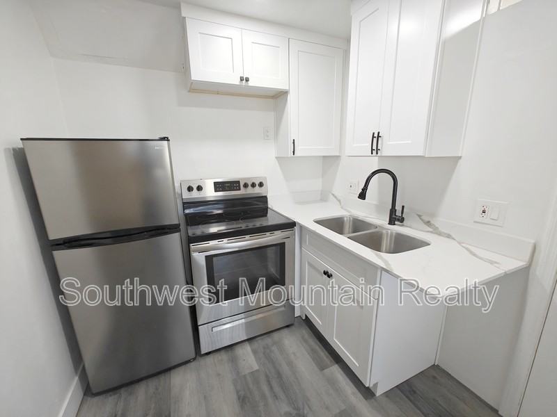 7122 N 48th Ave #5A - Photo 7 of 11