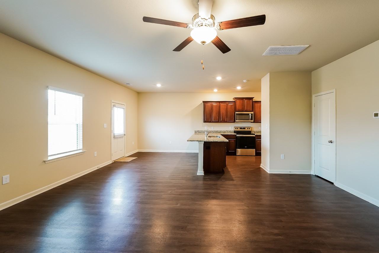 525 Clover Cir - Photo 2 of 16