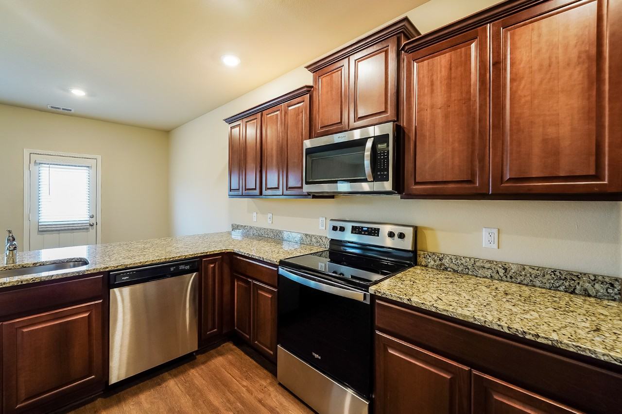 525 Clover Cir - Photo 7 of 16