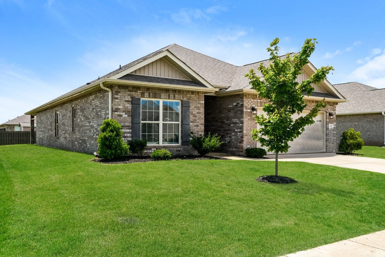 182 Cherry Laurel Dr - Photo 2 of 34