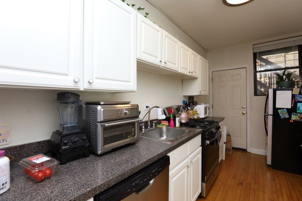 724 W Roscoe St #2N - Photo 3 of 21