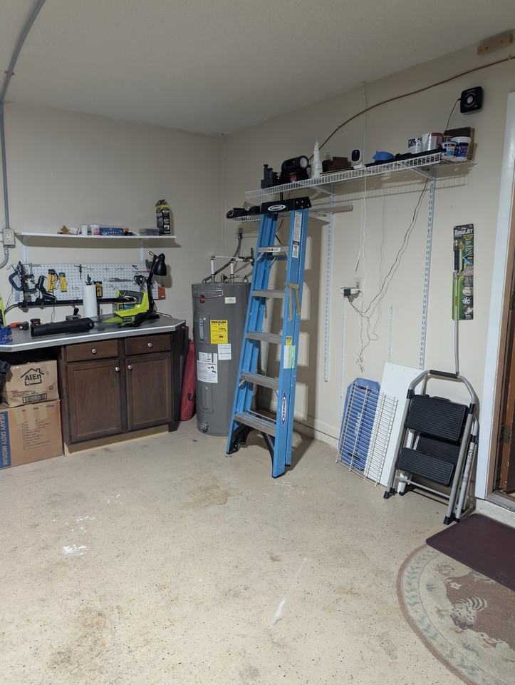 604 Masthead Ct - Photo 2 of 9