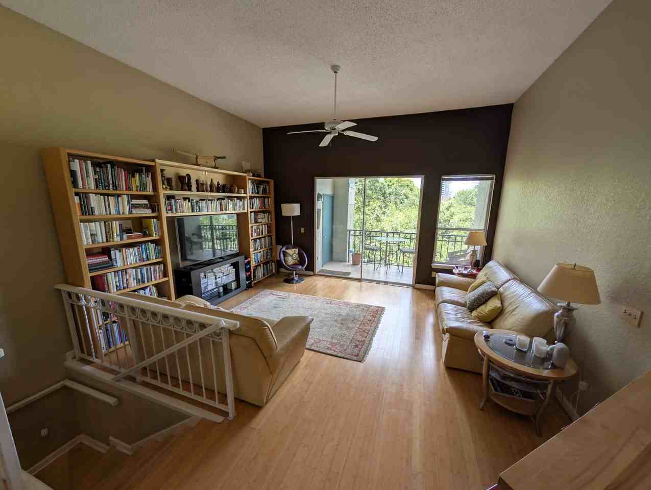 604 Masthead Ct - Photo 3 of 9