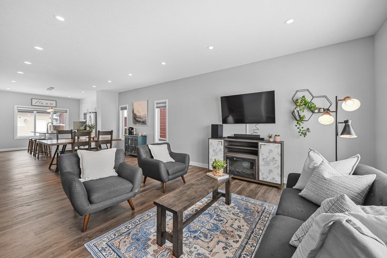 53 Dillingham Ave - Photo 2 of 27