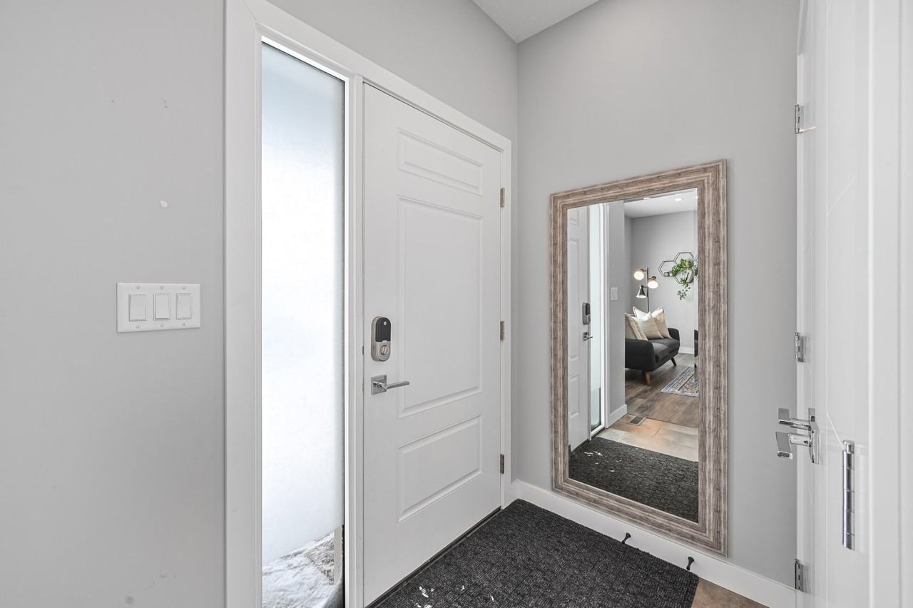 53 Dillingham Ave - Photo 4 of 27