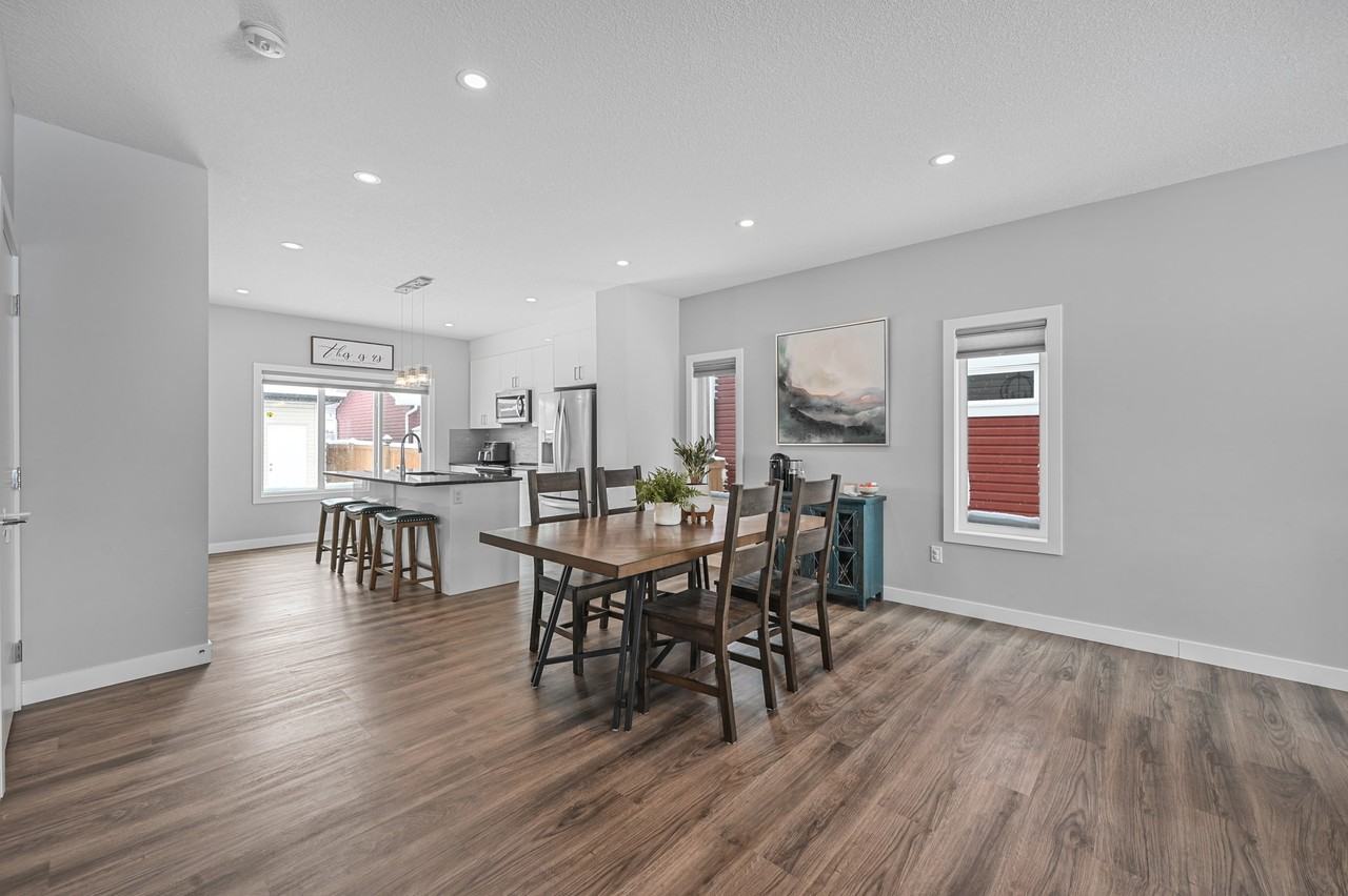 53 Dillingham Ave - Photo 6 of 27