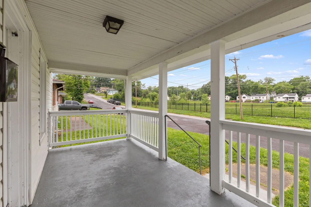 5724 Janet Ave - Photo 3 of 19