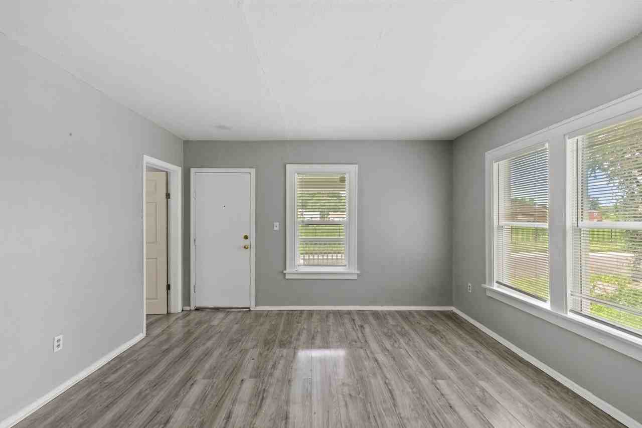 5724 Janet Ave - Photo 4 of 19