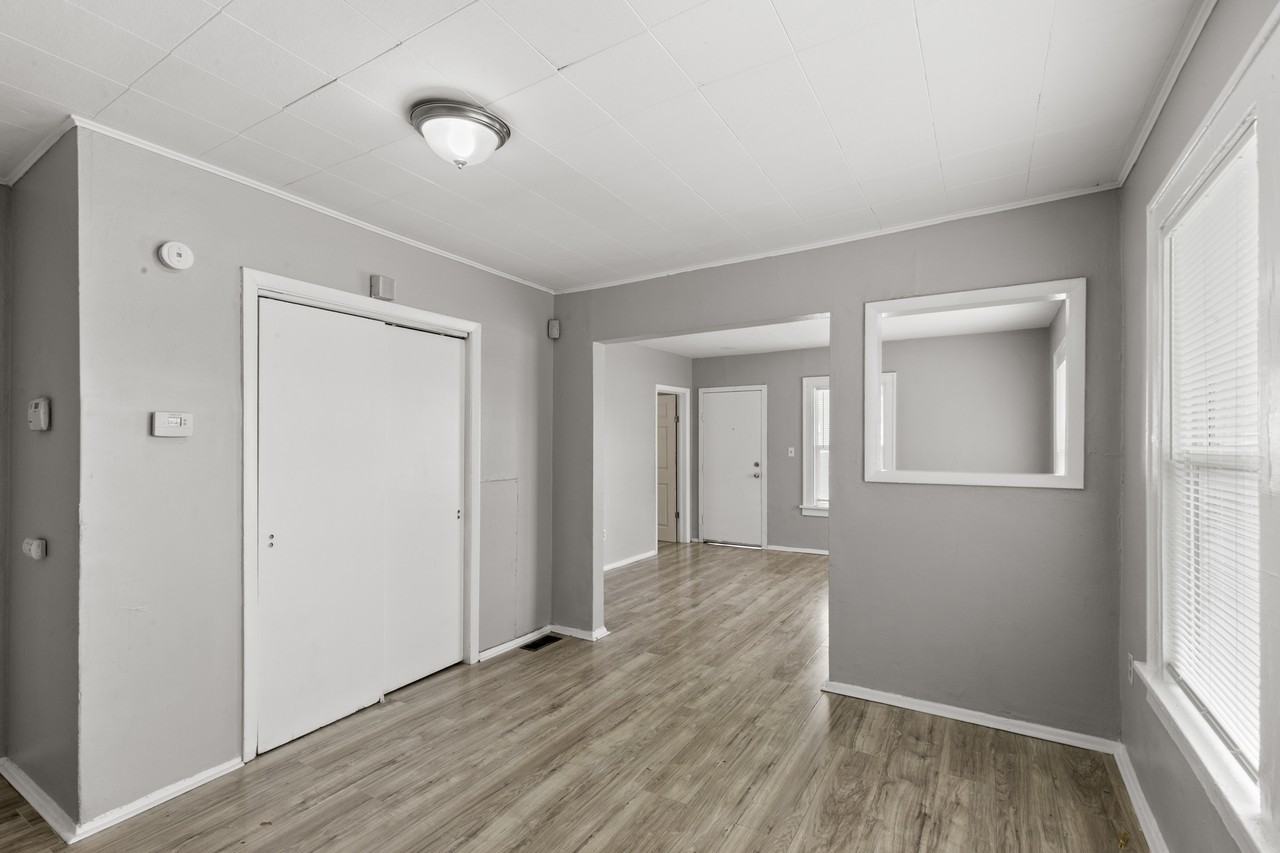 5724 Janet Ave - Photo 6 of 19