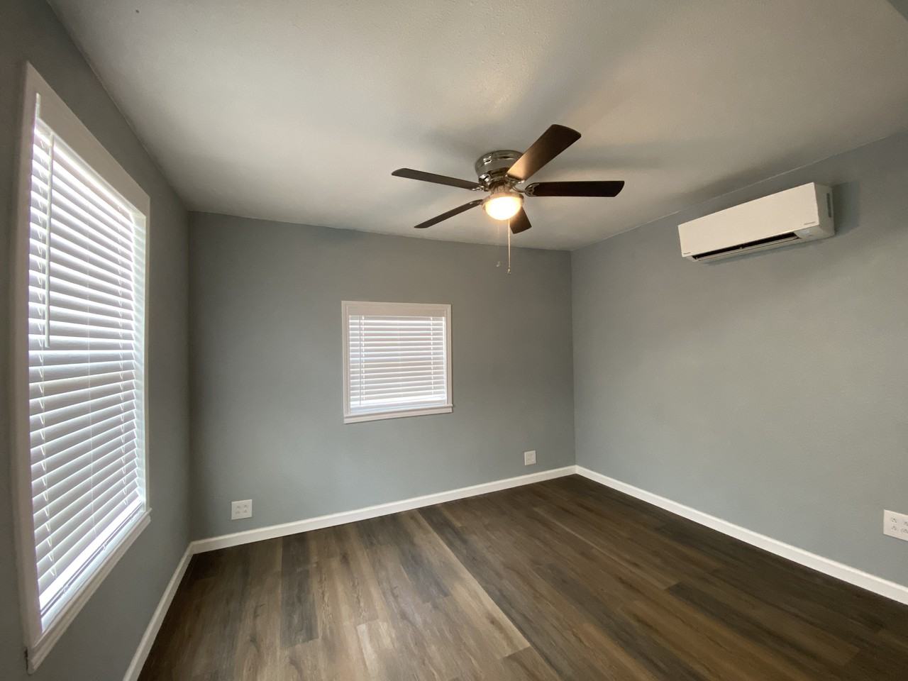 237 Avenue H - Photo 2 of 11