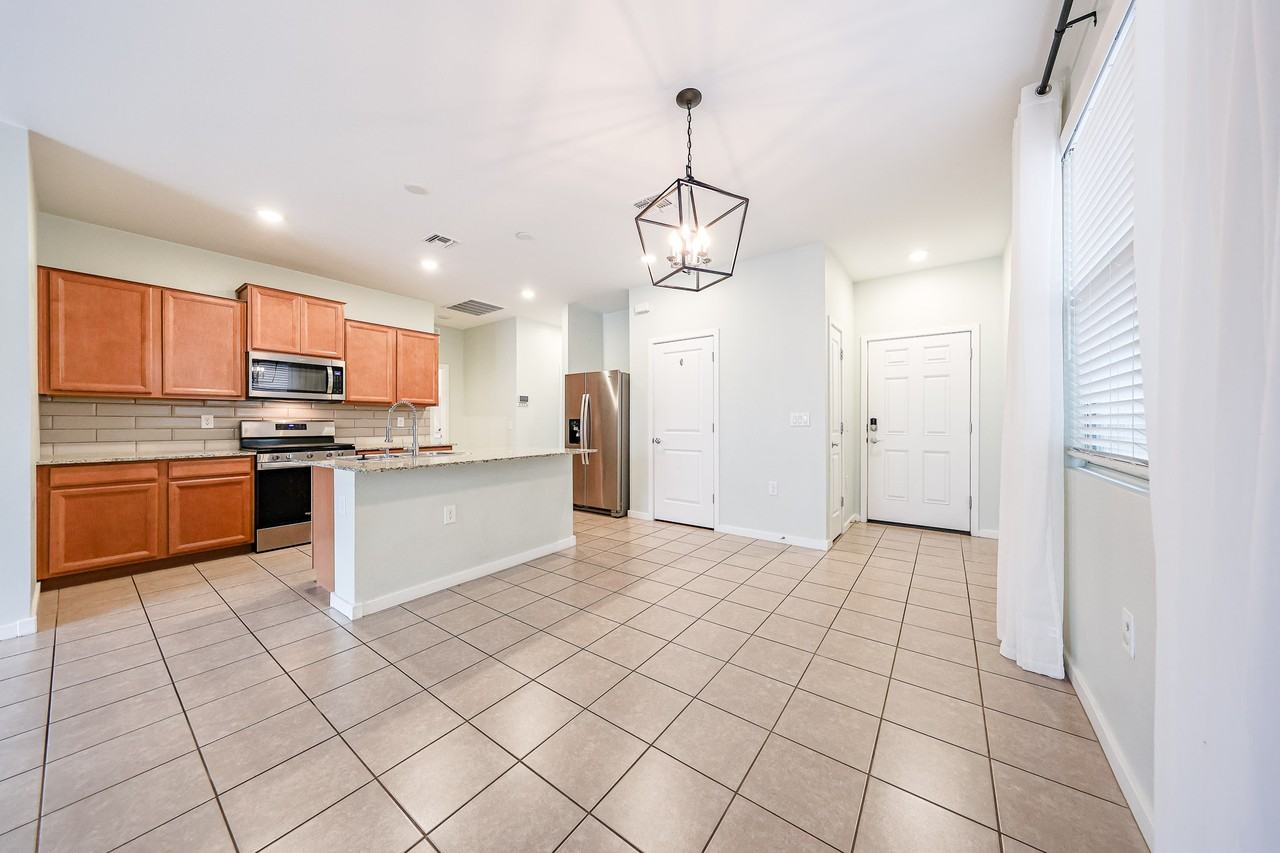 14151 W Georgia Dr - Photo 2 of 28