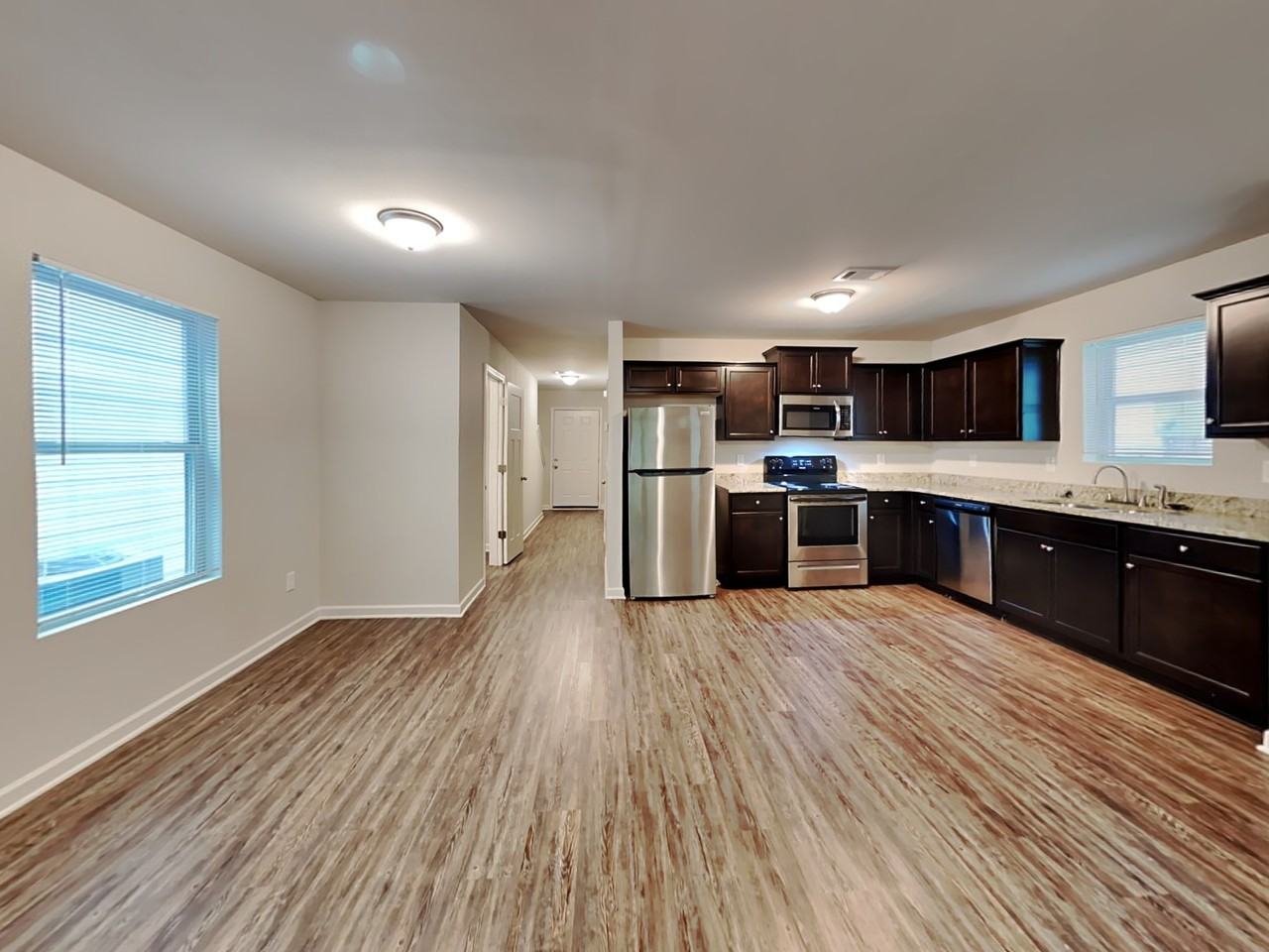 6112 Avery St Sw - Photo 7 of 21