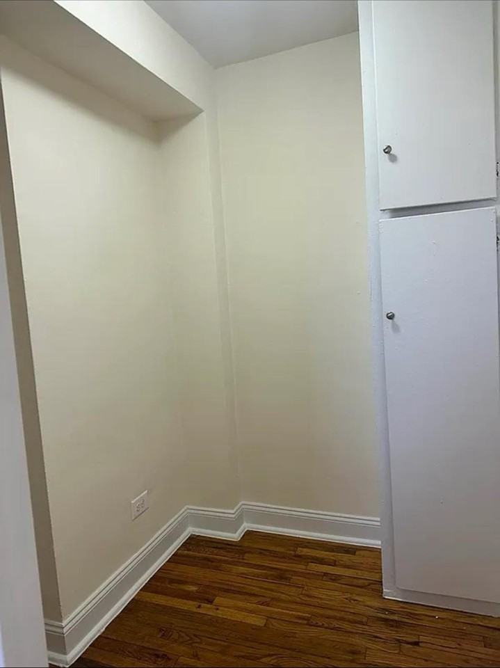 2074 Cropsey Ave - Photo 2 of 5