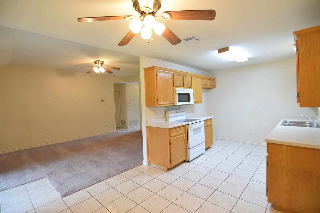 1505 Oleta St - Photo 5 of 19