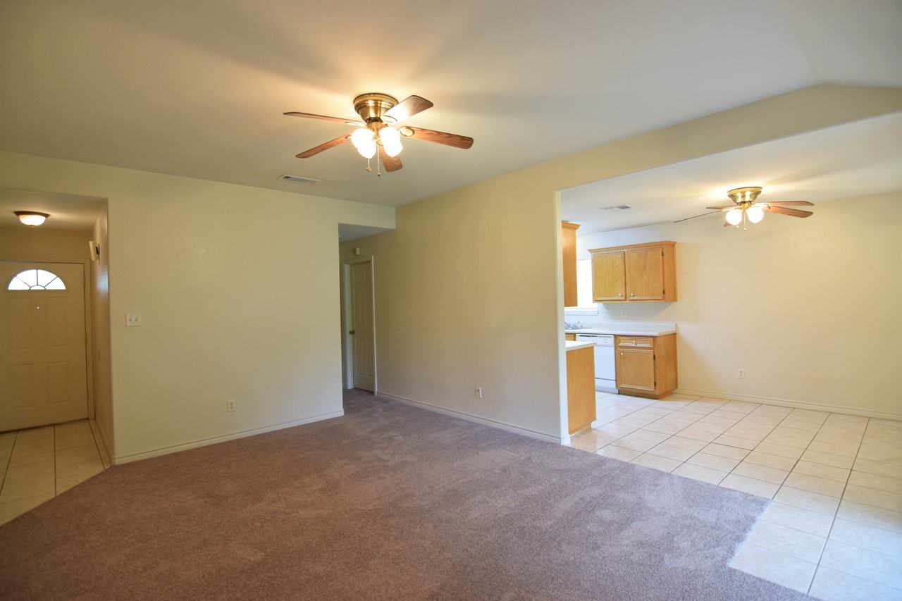 1505 Oleta St - Photo 6 of 19