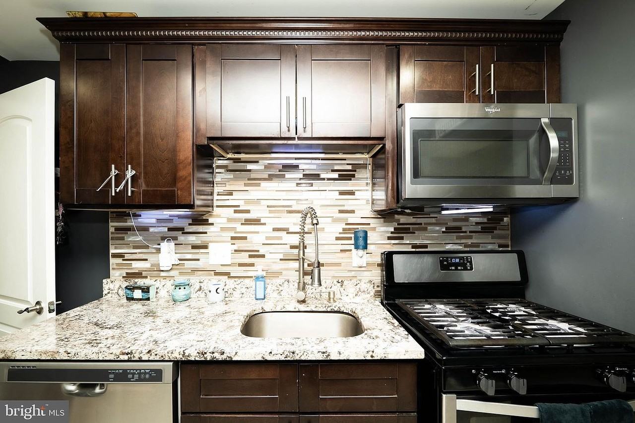 1670 Kensington Rd #NA - Photo 3 of 15