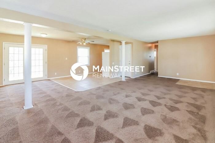 7401 E 51st St - Photo 3 of 17