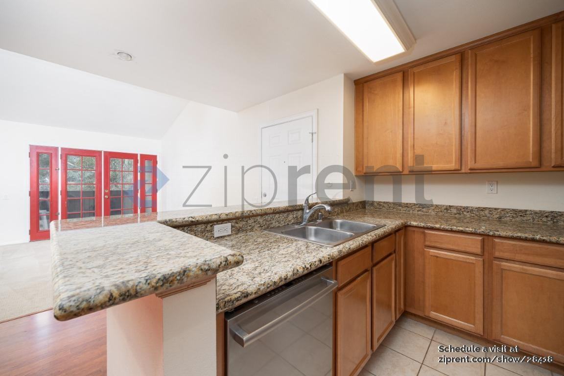 3454 Castle Glen Dr #226 - Photo 4 of 17