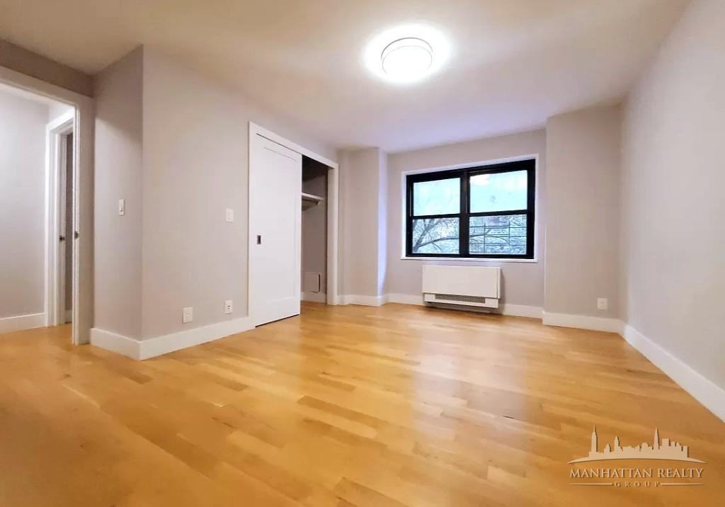 E 47th St #3C - Photo 2 of 10