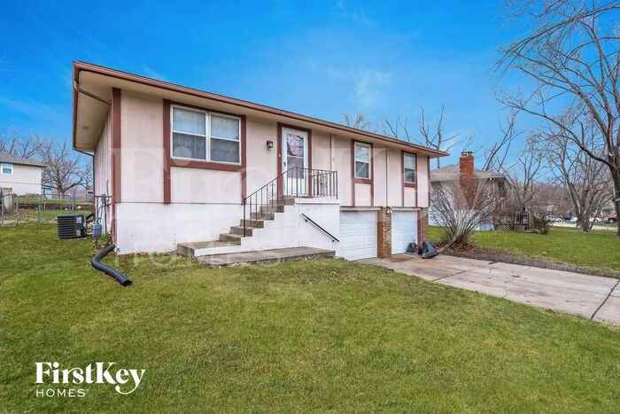 2217 Sw Keystone Dr - Photo 2 of 15