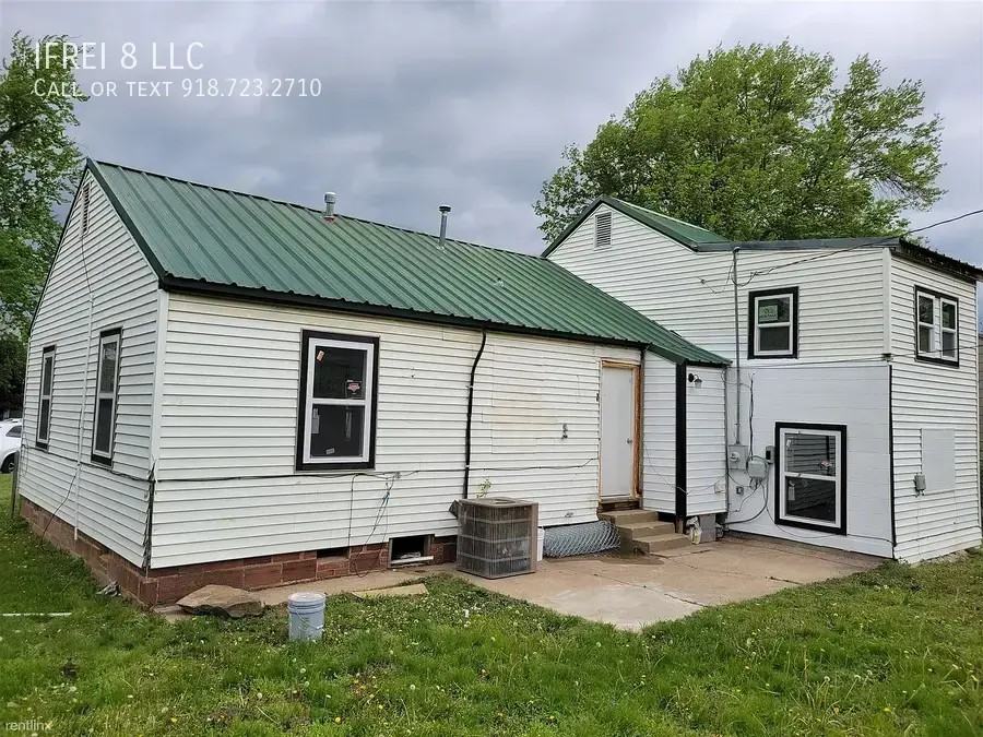 1557 N Irvington Ave - Photo 2 of 2