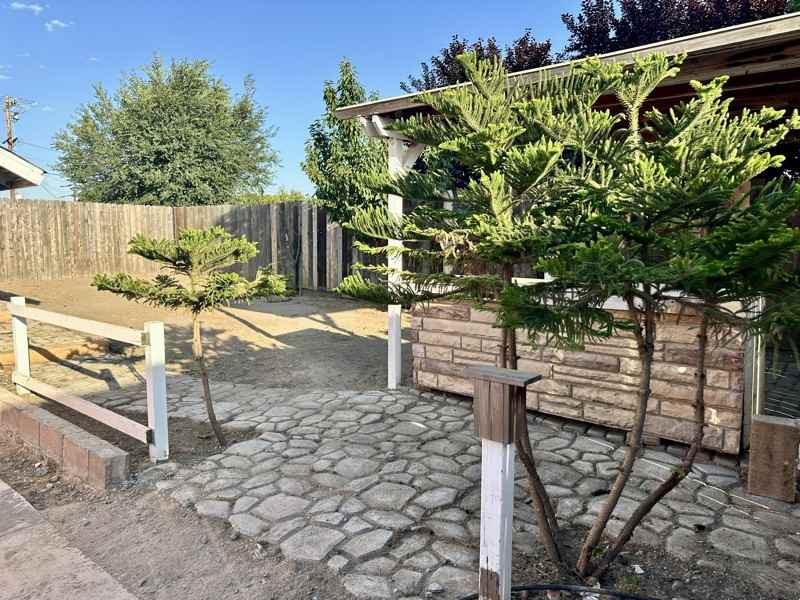 375 E Worth Ave #B - Photo 2 of 23