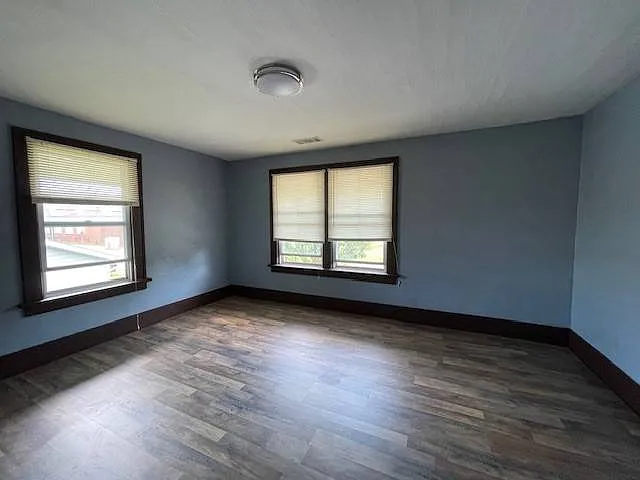 456 S Madison St - Photo 3 of 6