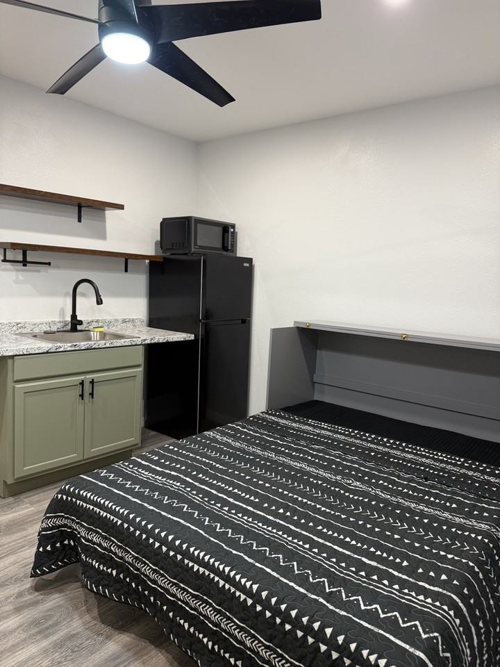 2012 East Idlewild Avenue #A - Photo 3 of 14