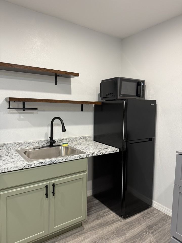 2012 East Idlewild Avenue #A - Photo 4 of 14