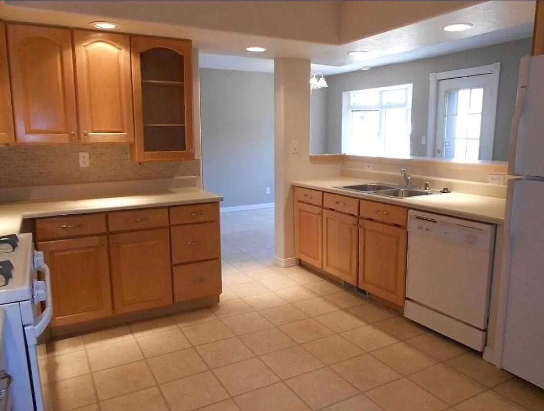 537 Espanola St Ne #NA - Photo 3 of 14