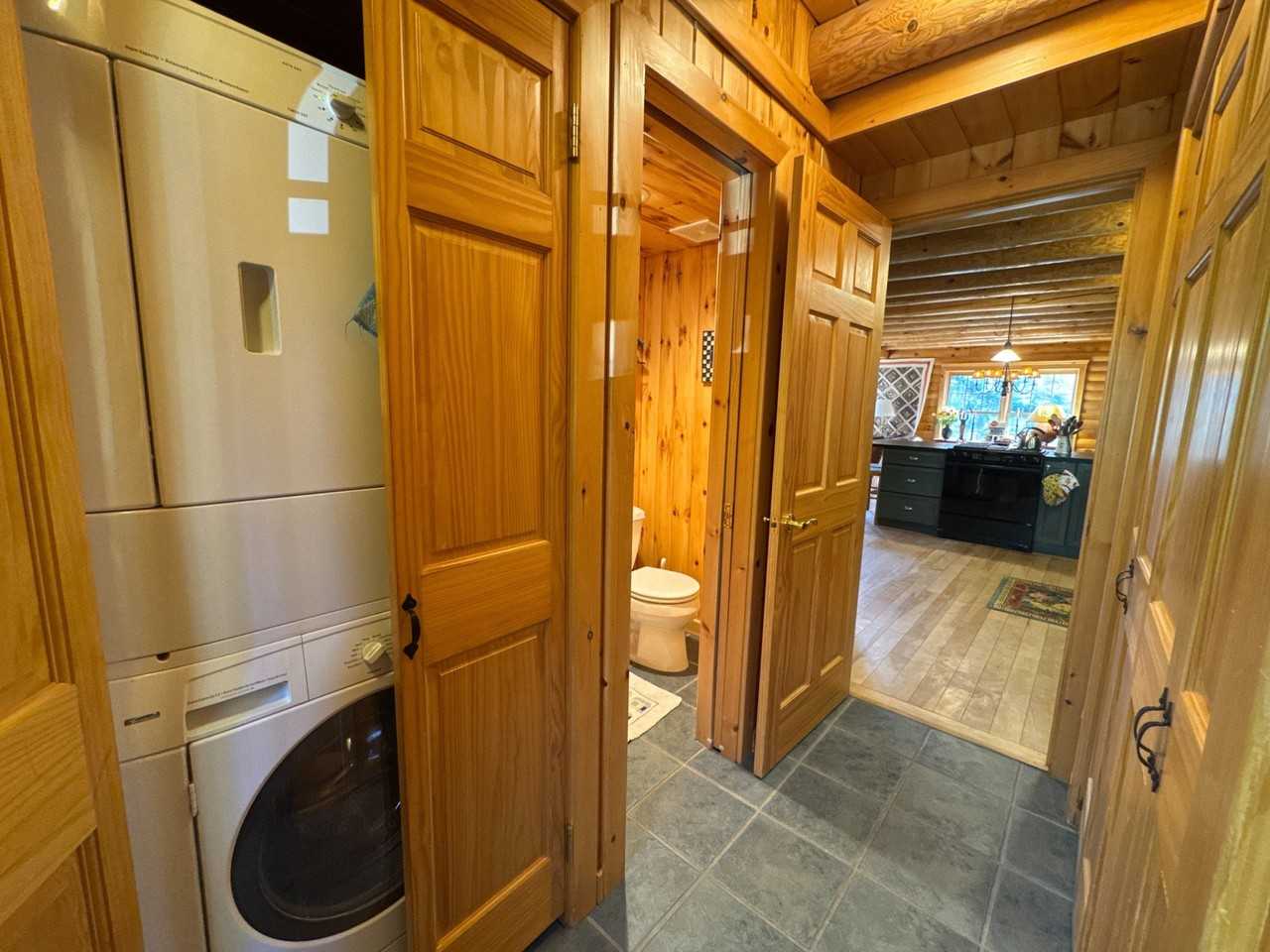 104 Old County Rd - Photo 4 of 38