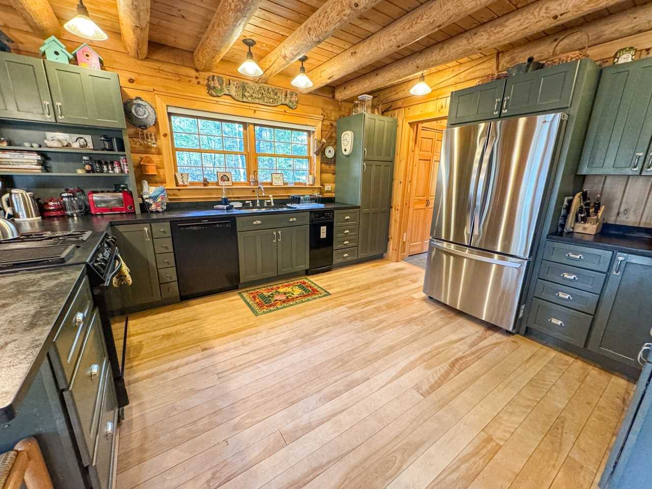 104 Old County Rd - Photo 6 of 38