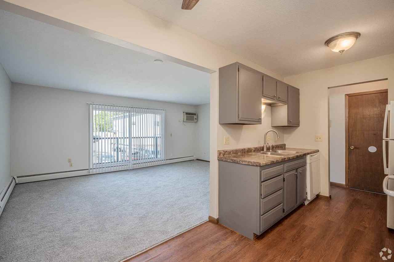 Edina Manor Apartments - Photo 3 of 48