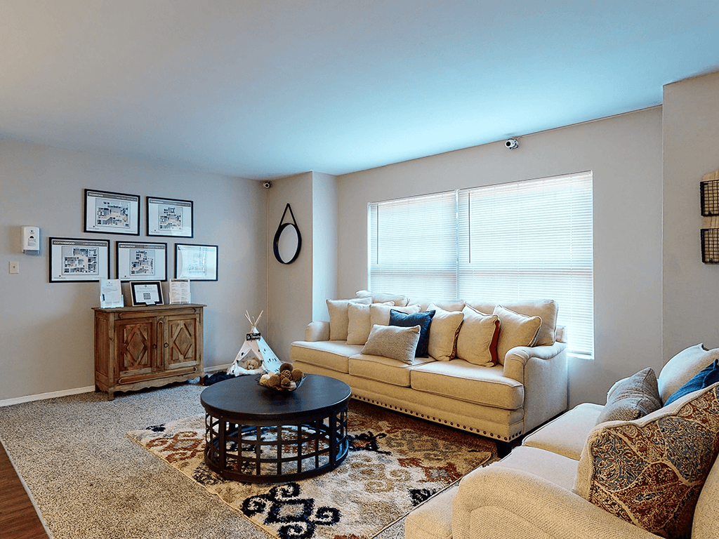 Hunters Ridge STL - Photo 4 of 15