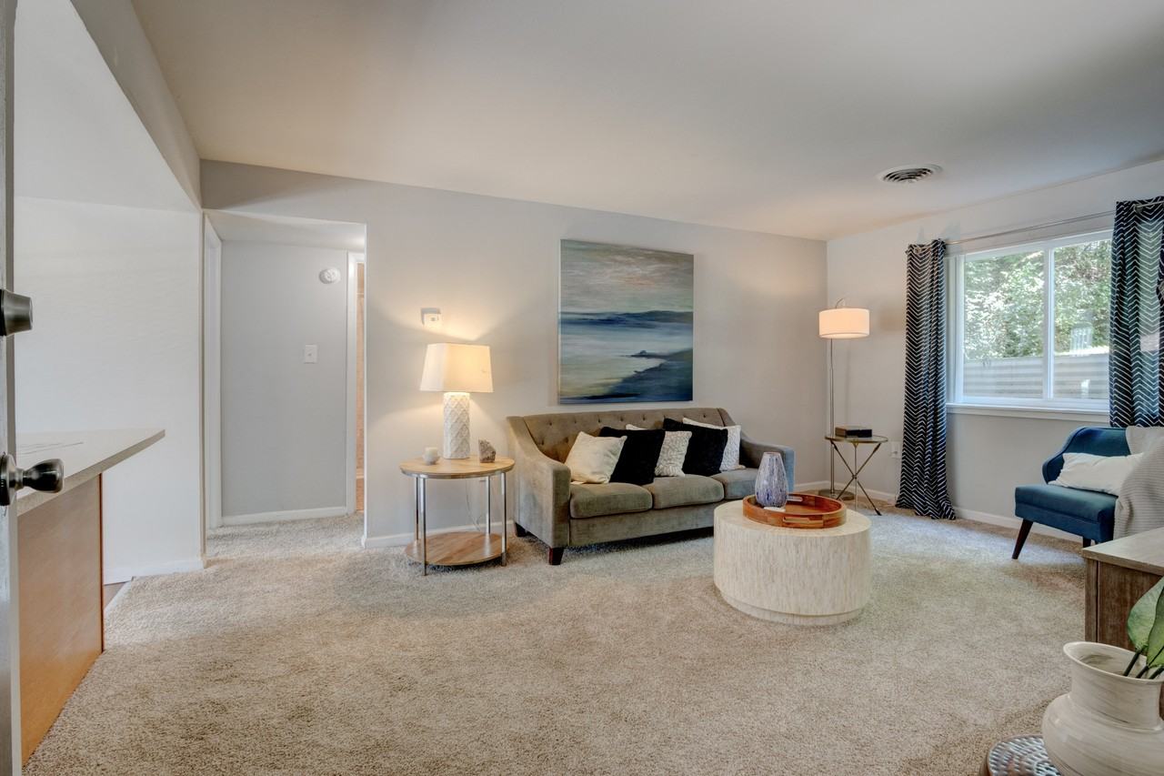 Oaks at Oxon Hill - Photo 3 of 50