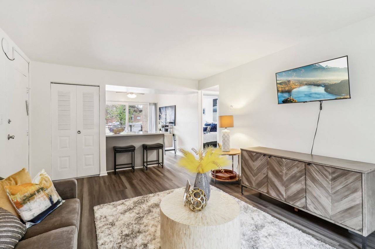 Oaks at Oxon Hill - Photo 7 of 50