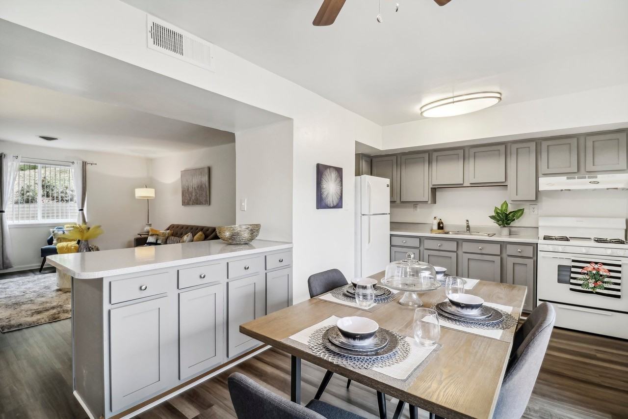 Oaks at Oxon Hill - Photo 2 of 50