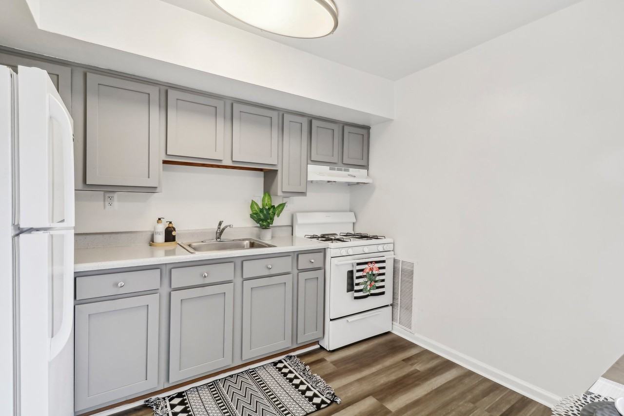 Oaks at Oxon Hill - Photo 3 of 50