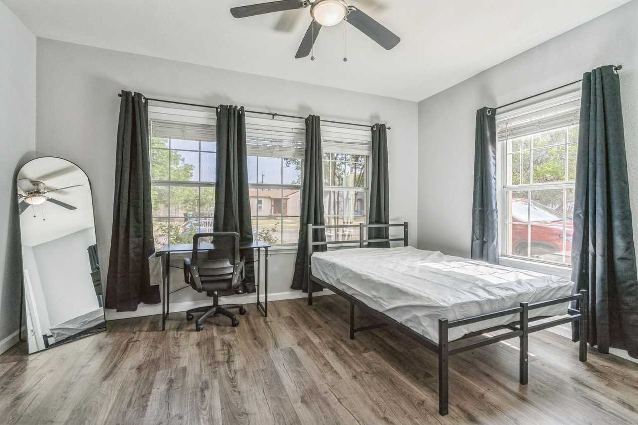 Avant Ave - Photo 5 of 5