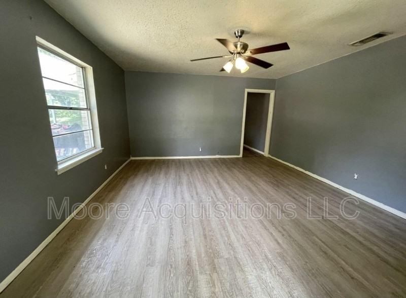 1437 S Rusk St - Photo 4 of 17