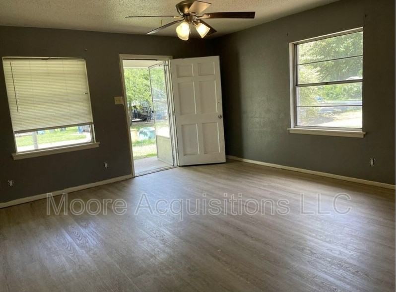 1437 S Rusk St - Photo 5 of 17