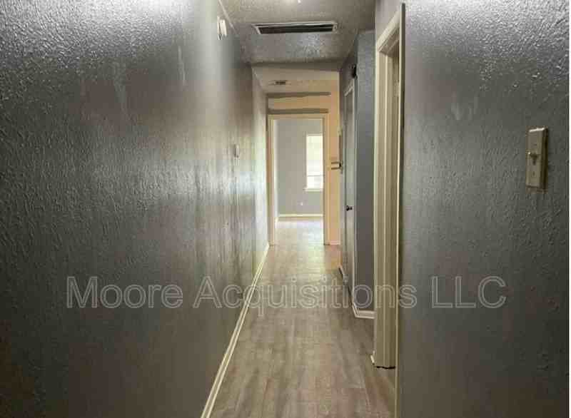 1437 S Rusk St - Photo 6 of 17