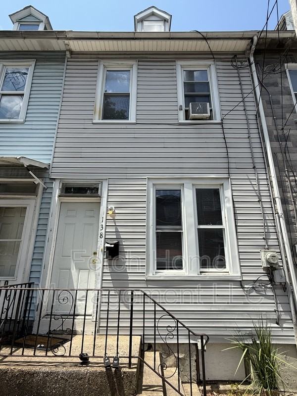 138 Coral St