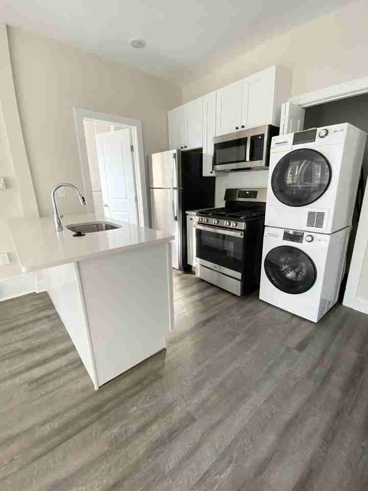 908 S 47th St - Photo 2 of 7