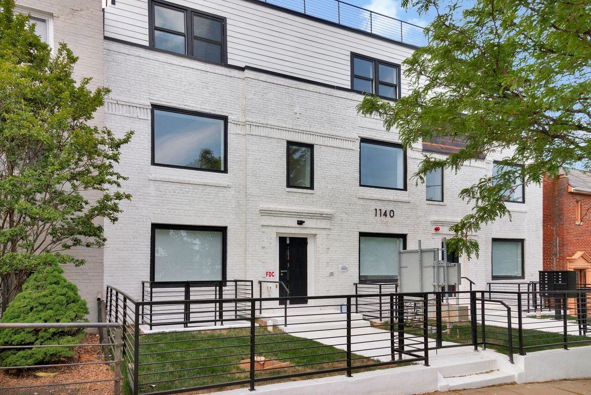 1140 17th St Ne ##1 - Photo 3 of 45
