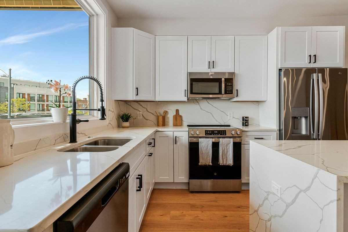 1140 17th St Ne ##1 - Photo 7 of 45